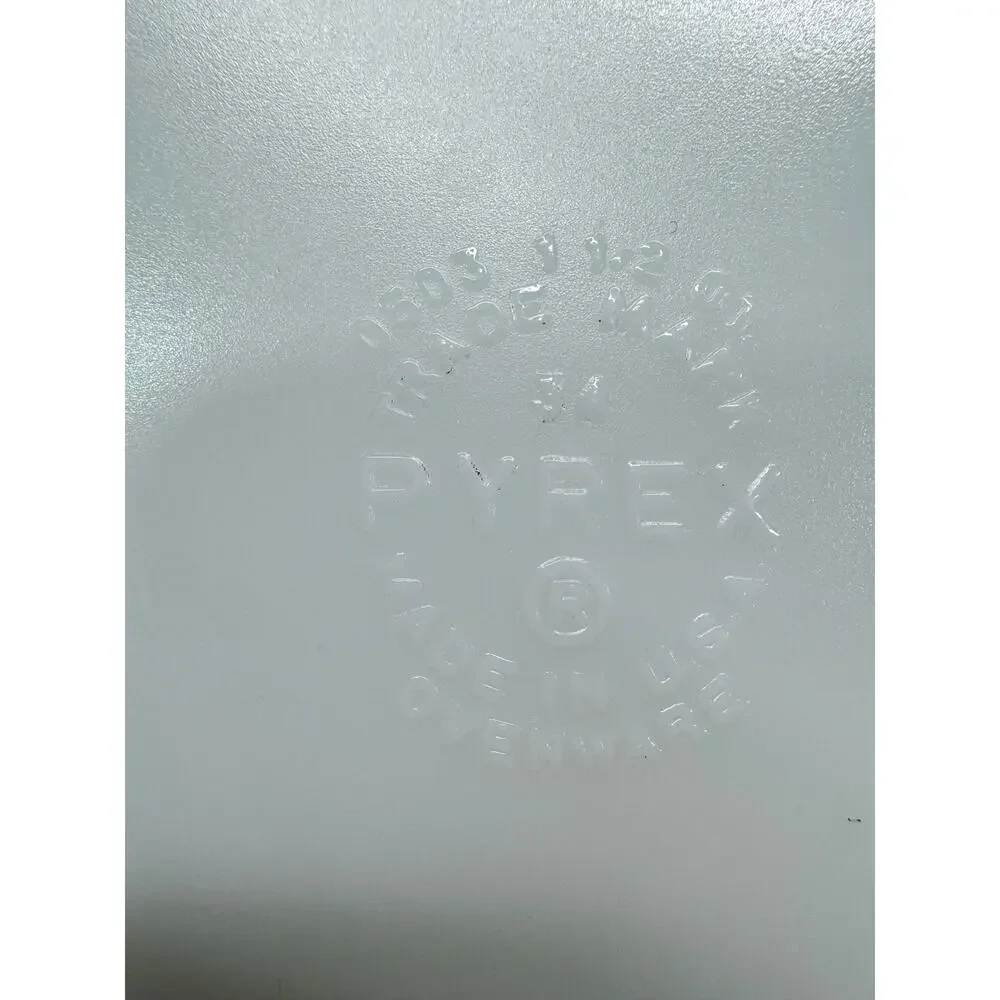 Pyrex Amish Butterprint refrigerator Dish #503 With Lid 1.5 Qt
